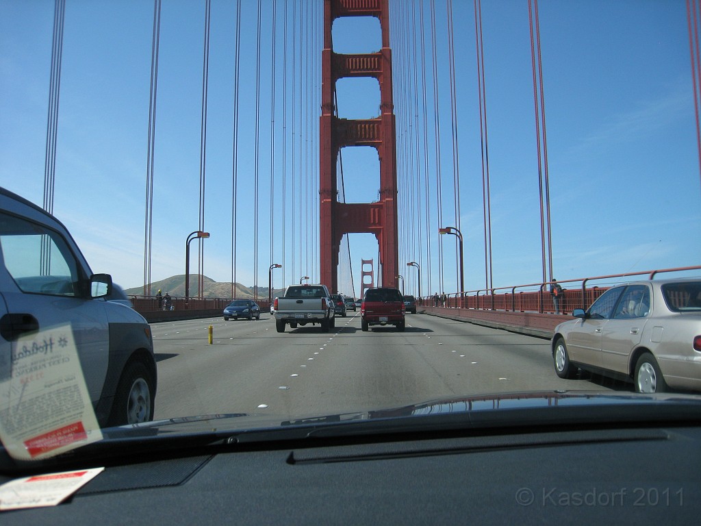 2011 Bay 2 Breakers Friday 0330.JPG - I was able to participate in the 100th annual running of the Bay to Breakers 12K race in San Francisco California. A weekend for sightseeing and racing.